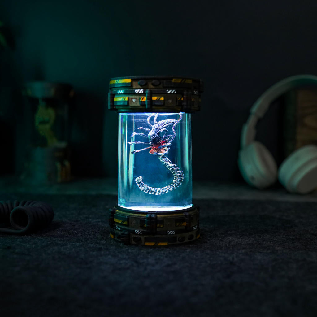 Alien FaceHugger Xenomorph Biolab Night Lamp