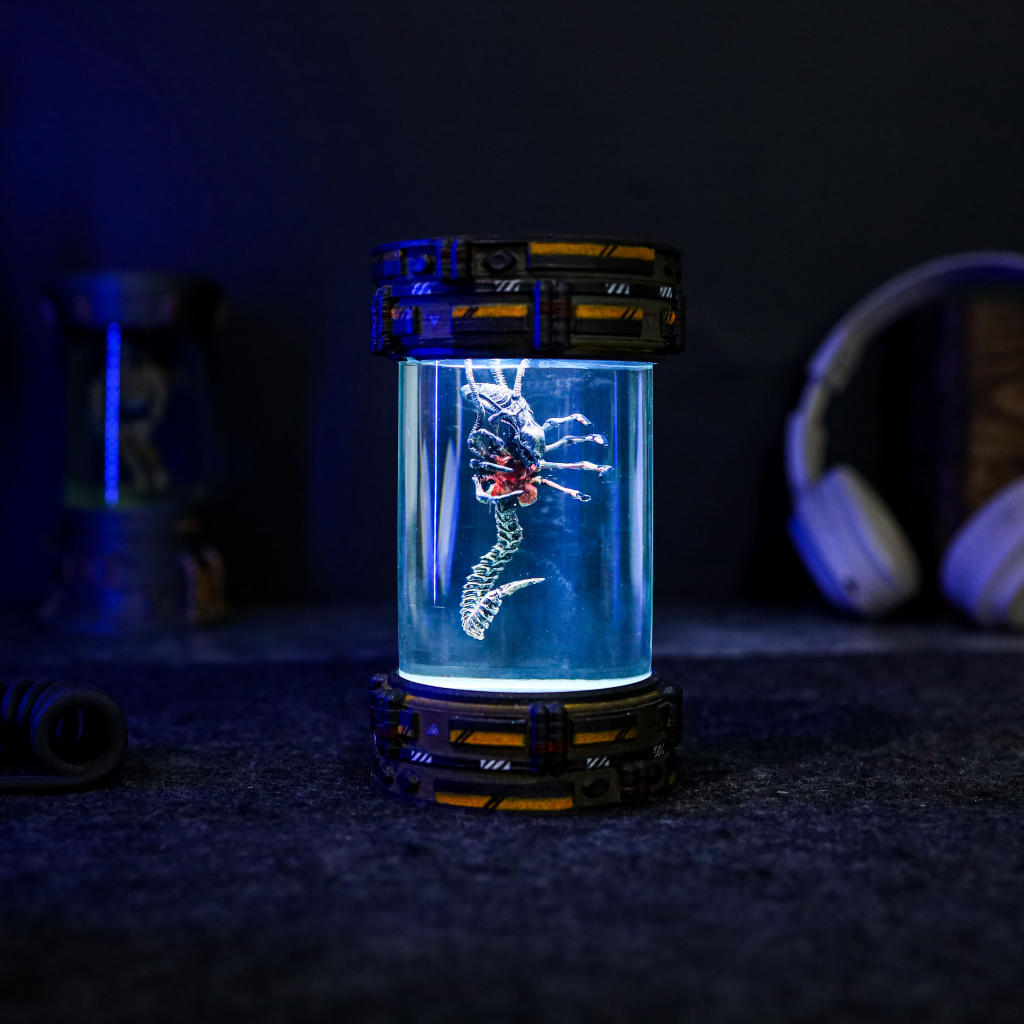 Alien FaceHugger Xenomorph Biolab Night Lamp