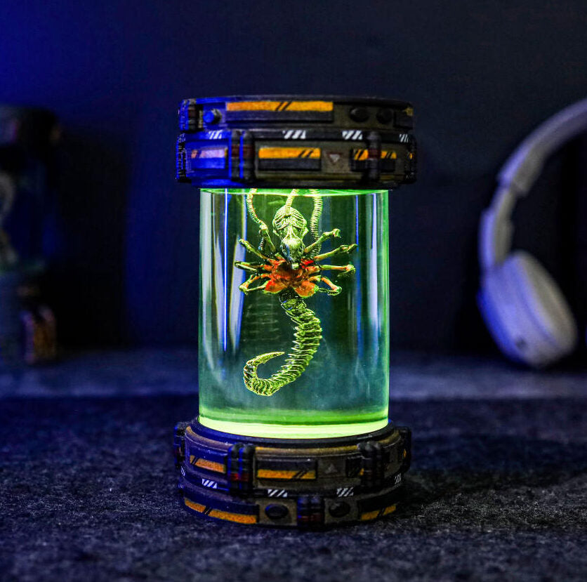 Alien FaceHugger Xenomorph Biolab Night Lamp