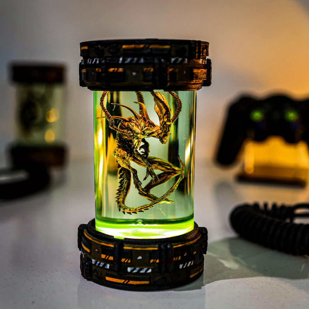 Alien Xenomorph Star Wars Incubator Lamp Ver 2