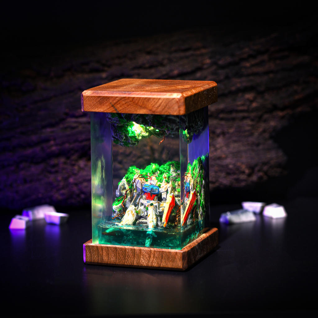 BROKEN Gundam in Deep Ocean Epoxy Lamp
