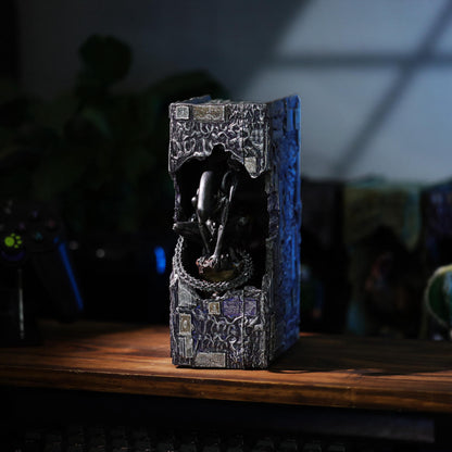 Alien Xenomorph Book Nook