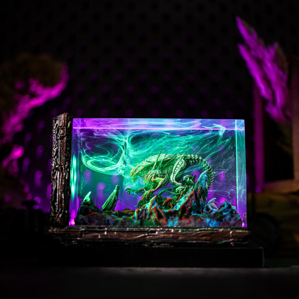 Darth Vader vs Xenomorph Diorama Lamp